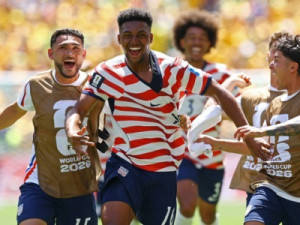 Estados Unidos vencem Austrália e garantem vaga no mata-mata da Copa do Mundo
