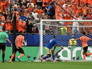 Holanda vence a Suécia e quebra recorde de 60 anos de invencibilidade em Copas que pertencia ao Brasil