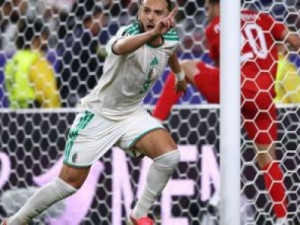 Argélia vira no fim, elimina a Jordânia e segue viva na Copa do Mundo