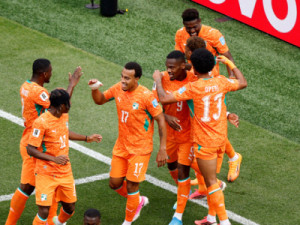 Pépé faz dois, Costa do Marfim domina Curaçao e se classifica para o mata-mata