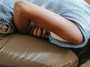 Maior estudo genético sobre endometriose mostra que a doença nunca foi só ginecológica