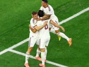 Merino marca no fim, Espanha elimina Portugal e vai às quartas da Copa