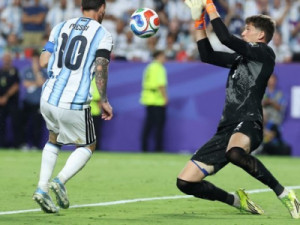 Sempre com drama: com um a mais, Argentina vence a Suíça na prorrogação e chega à semifinal da Copa