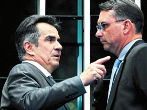 Ciro Nogueira avisa Flávio Bolsonaro que PP ficará neutro na eleição presidencial e frustra PL