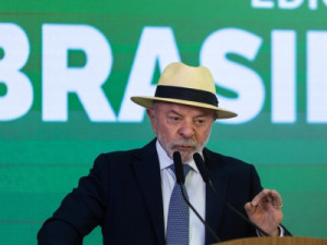 Governo Lula anuncia socorro de R$ 18,5 bilhões para empresas afetadas por tarifaço de Trump