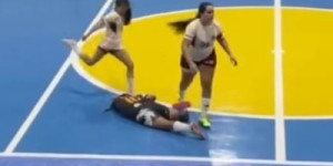 Jogadora é suspensa por 5 anos após chutar cabeça de adversária durante jogo de futsal feminino no Ceará