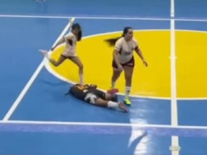 Jogadora é suspensa por 5 anos após chutar cabeça de adversária durante jogo de futsal feminino no Ceará