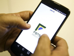 FGTS vai distribuir R$ 13 bilhões do lucro de 2025 a trabalhadores; veja quem tem direito
