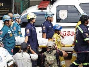 Estudante abre fogo em escola na Tailândia após matar avós; 7 morrem