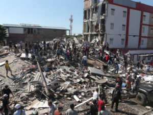 Terremoto de magnitude 7,4 atinge a Colômbia, derruba prédios e mata mais de 80; há pessoas sob escombros