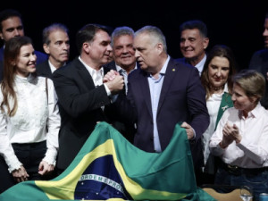 Flávio descarta troca de vice e diz ter ‘confiança’ em Alfredo Gaspar: ‘Pessoa preparada e de coragem’