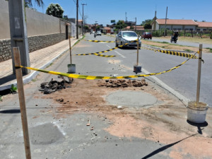 Prefeitura de Barbalha atende demanda de vereador sobre buraco na Avenida 17 de agosto
