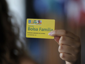 Mendonça rejeita ação que questionava reajuste do Bolsa Família sem analisar legalidade da medida