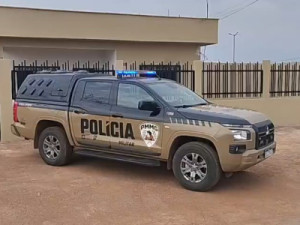 Homem invade casa da ex quando ela se preparava para ir à igreja e a mantém em cárcere privado em MG