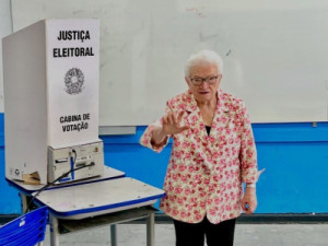 Luiza Erundina, aos 91 anos, desbanca Eduardo Suplicy e se torna a deputada eleita mais velha da Alesp